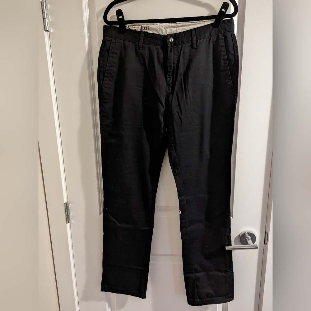 VOLCOM | Mens black chino pants, relaxed fit, size 33
